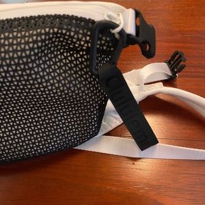 lulu lemon mesh Fanny pack